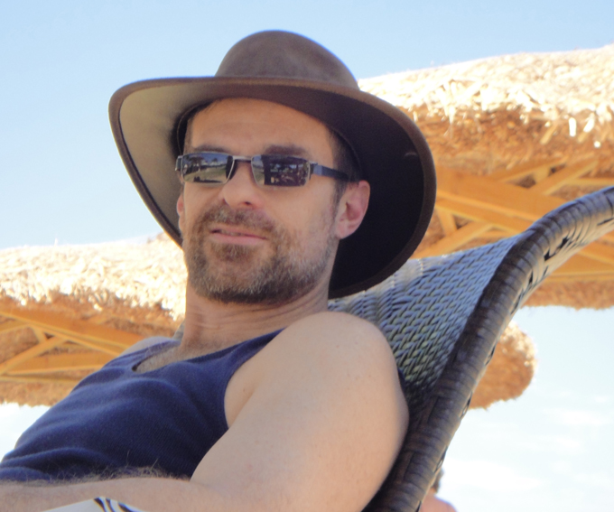 Clyde_Fiji_landscape_LR