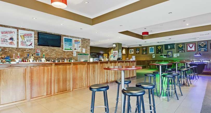 Unanderra Hotel_bar_RayW_crp_adj_LR