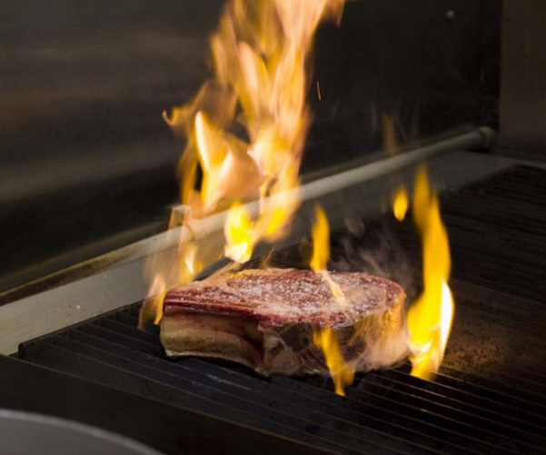 Town Hall Hotel_steak_web_crp