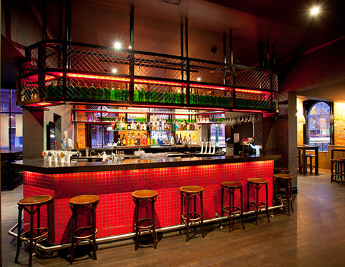 Black Swan_Imagine Pictues_bar_crpsq_LR